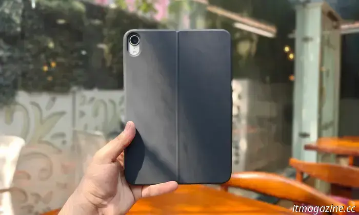 Я попробовал использовать крошечную клавиатуру iPad mini. Это был потрясающий опыт.