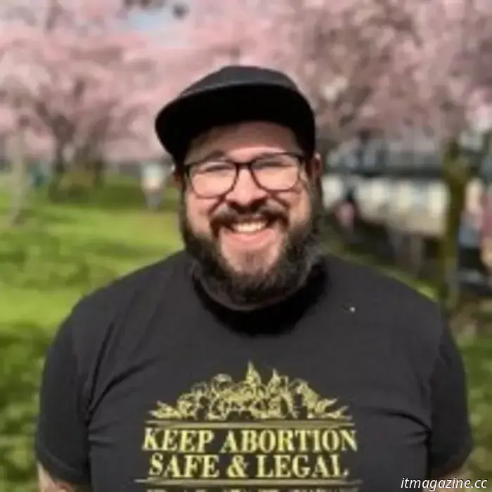 NYT Strands hoy: pistas, spangramas y respuestas para el viernes 7 de febrero