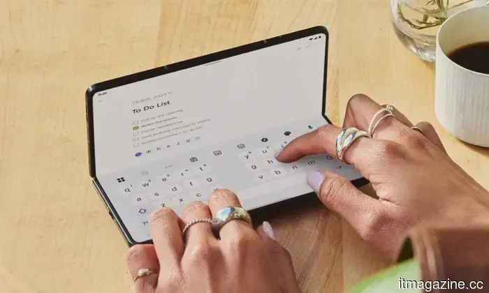 El Razr Fold de Motorola es oficial, y tiene un precio $100 menos que el Galaxy Z Fold 7.