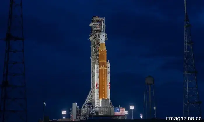 Incluso los astronautas en camino a la luna enfrentan problemas de Outlook.