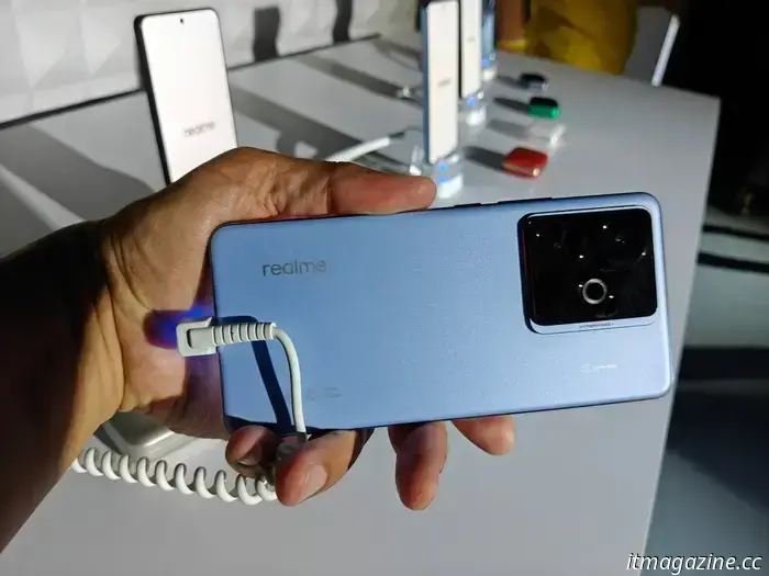 realme GT 7: теперь с e-SIM и сотрудничеством с Aston Martin