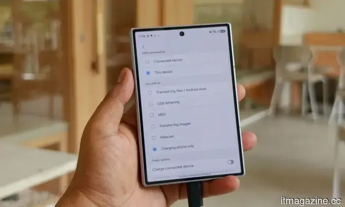 El Galaxy Z Fold 8, Fold 8 Ultra y Flip 8 te permiten deshacerte de la cámara web granulada de tu laptop.