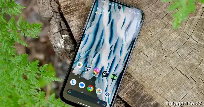 Estoy usando un viejo Pixel 8a en 2026, y mis últimas vacaciones se lo agradecen.