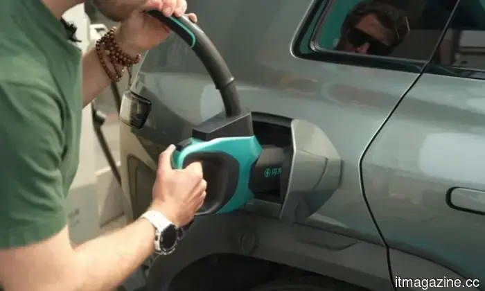 Rivian logró un costo un 50% más bajo en la fabricación de los R2 EVs. Esperemos que los beneficios se transfieran a los compradores.