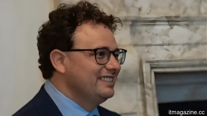 Anthropic's Amodei moves to the White House amid Washington's battle over access to Mythos.