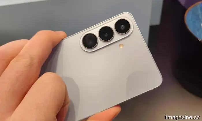 Battery tests on the Galaxy S26 reveal that Qualcomm's chipset outperforms Samsung's own processor.