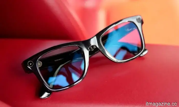 Meta claims that its glasses can no longer record you secretly, at least not in this manner.