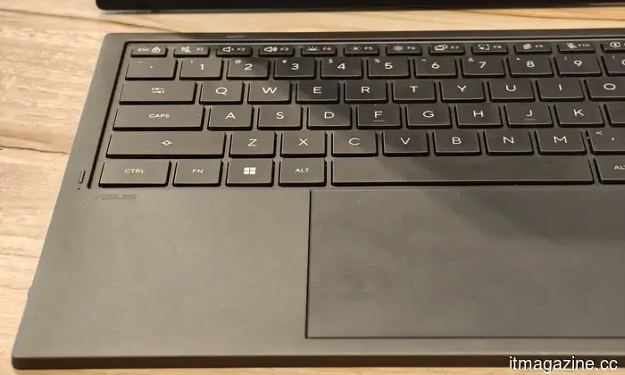 ASUS Zenbook Duo UX8407AA review: Dual screens have truly found their way into my bag.