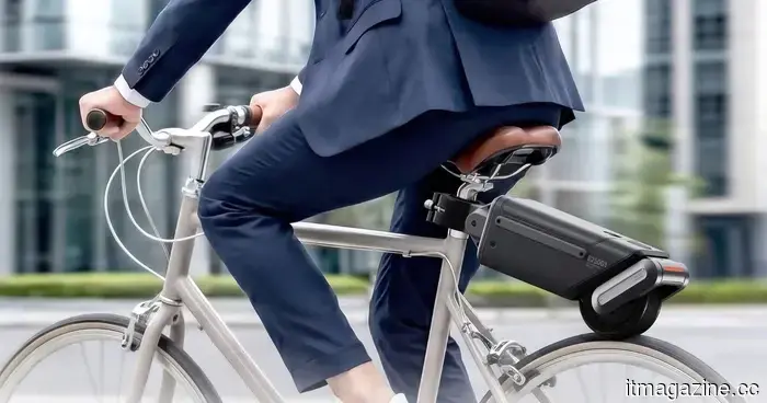 Asus created a compact e-bike conversion kit that can easily fit into a backpack.