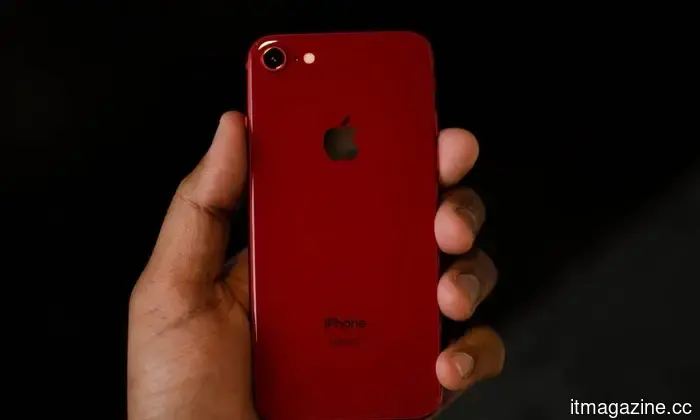 Apple estende gli aggiornamenti di sicurezza ai vecchi iPhone a rischio di hacking