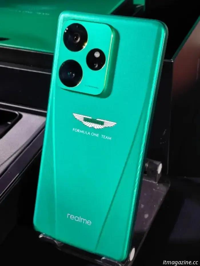 realme GT 7: теперь с e-SIM и сотрудничеством с Aston Martin