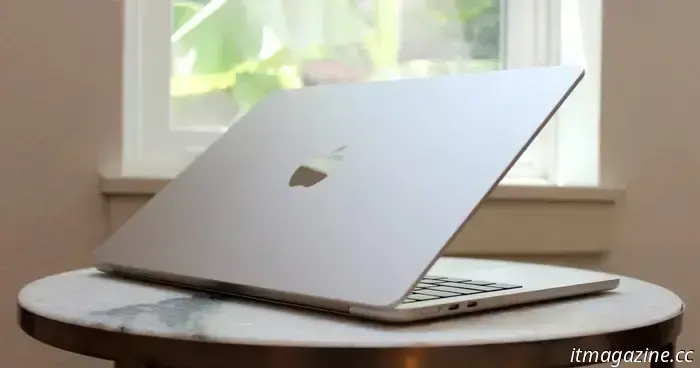 Слухи о появлении «доступного» MacBook от Apple усиливаются.