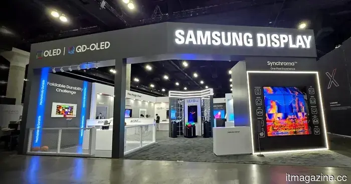 Samsung unveils a sleek, flexible display designed for your car's dashboard.