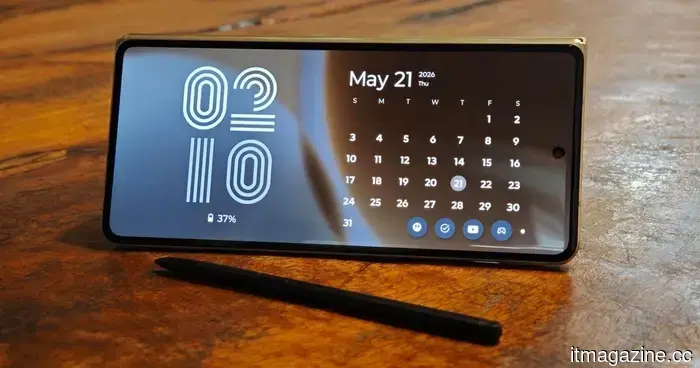 The Motorola Raze Fold brought back my appreciation for the phone stylus, and I realized how much I've missed using it.