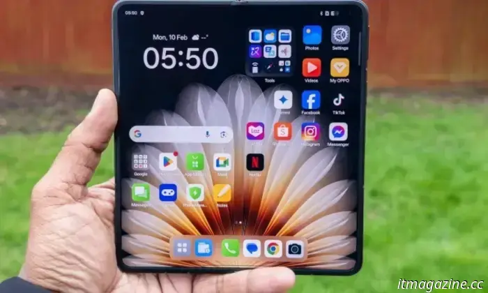 Samsung Galaxy Z Fold 6 and Flip 6 begin receiving the One UI 7 beta update.