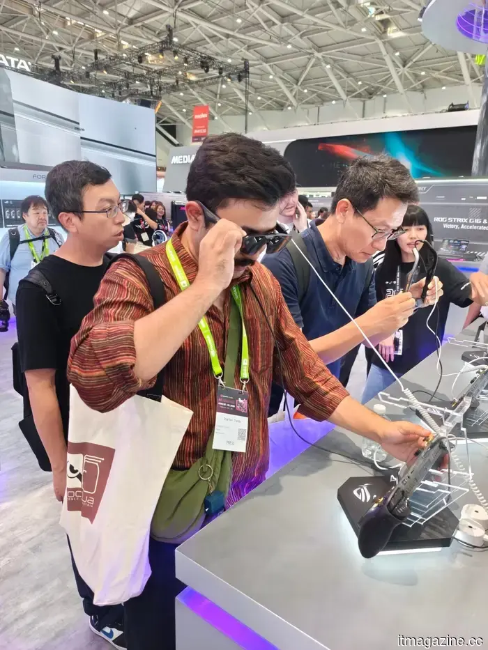 Я попробовал ASUS ROG Xbox Ally X20, и экран размером 171 дюйм меняет всё.