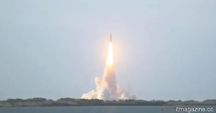 Sono in cammino! NASA lancia esseri umani sulla luna per la prima volta in 53 anni