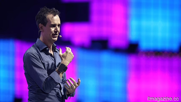 Thomas Reardon, the creator of Internet Explorer, has secured $500 million for Flourish, a startup focused on brain-inspired AI efficiency, which is now valued at $2.5 billion.