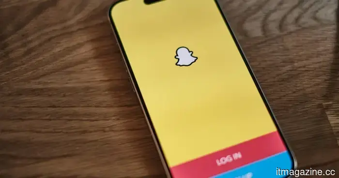 Snapchat's latest advertising format makes AI chatbots resemble sales representatives.
