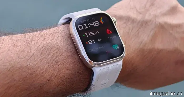 Huawei Watch D3 en mano: El smartwatch más extraño de Huawei podría ser el más inteligente.