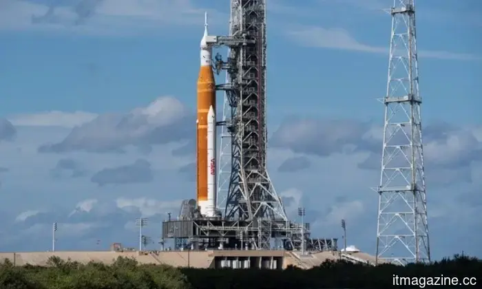 Они в пути! NASA запускает людей на Луну в первый раз за 53 года