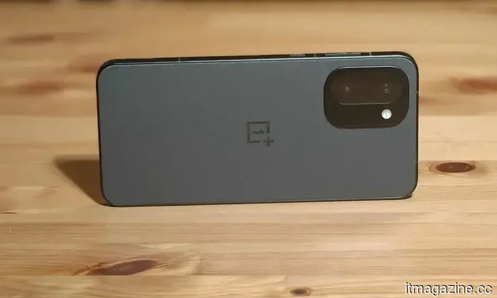 OnePlus 15R review: it may not be eye-catching, but it excels in one important aspect more than any other phone I've evaluated.