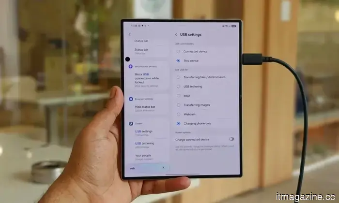 El Galaxy Z Fold 8, Fold 8 Ultra y Flip 8 te permiten deshacerte de la cámara web granulada de tu laptop.