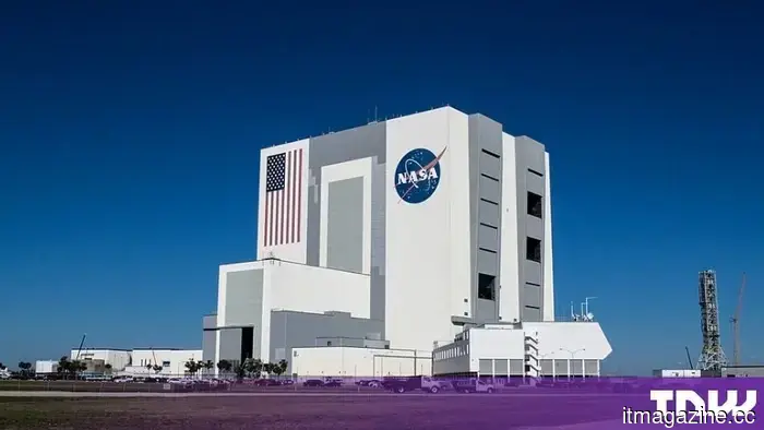 NASA opts for a simplified Sortie Suit for the initial Artemis landings.