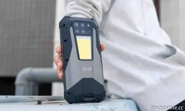 Step aside iPhone, here's a smartphone featuring a huge battery and an integrated projector.