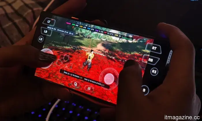 I just played Ghost of Tsushima on my phone. I never imagined this day would come, and I'm not regretting this unexpected experience.