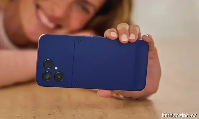 The phone that you can truly fix by yourself is finally arriving in the US.