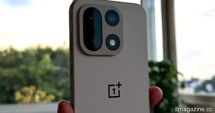 OnePlus has unveiled its initial ColorOS beta, marking the beginning of the shift from OxygenOS.