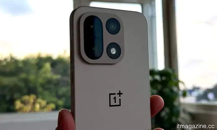Предстоящий OnePlus 16 может произвести фурор благодаря значительному обновлению камеры.