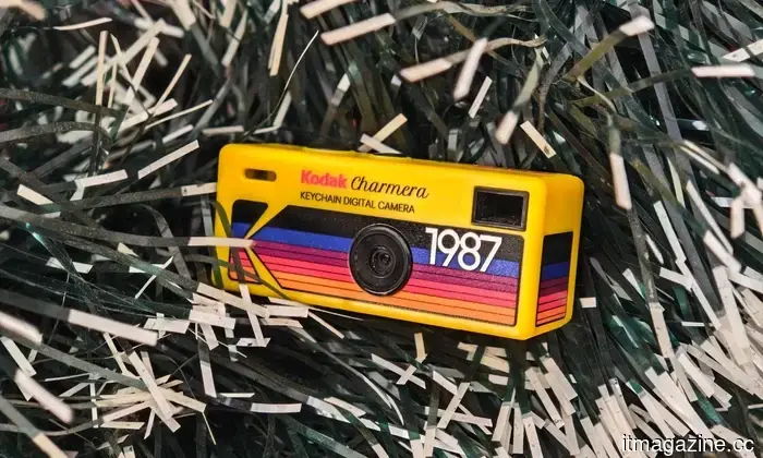 Compré la cámara de llavero viral de Kodak, y las malas fotos son parte de su encanto.
