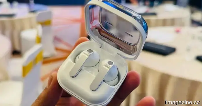 Here’s a look at what the rumored Galaxy Buds On from Samsung might resemble.