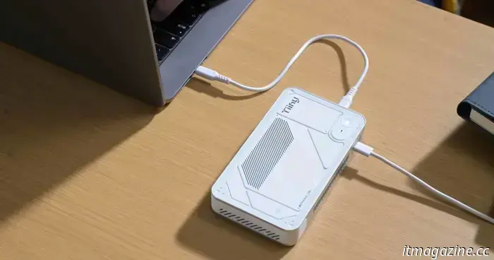 Самый маленький в мире суперкомпьютер для ИИ размером с пауэрбанк.