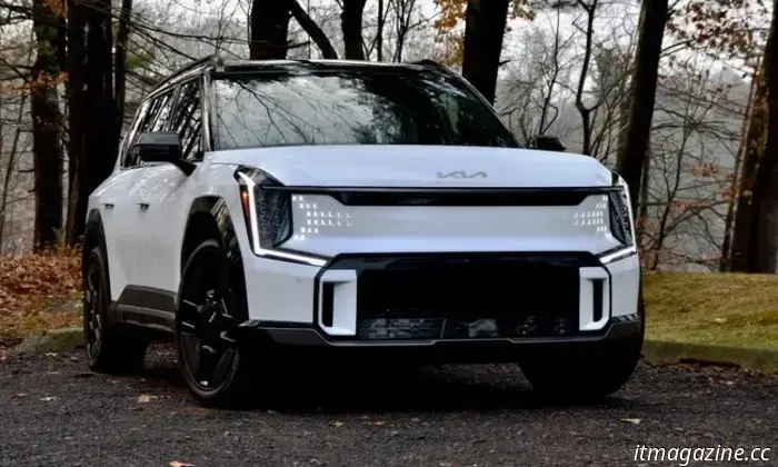 Google наконец-то не позволяет парковщику читать ваши сообщения в WhatsApp в машине.