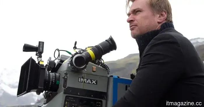 La perspectiva personal de Christopher Nolan sobre los smartphones es sorprendentemente práctica.