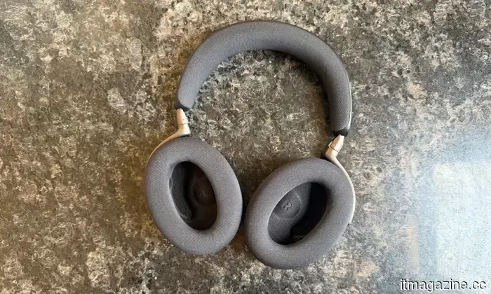 Jabra Evolve3 85 review: I was surprised to find that I really love this business headset, changing my initial opinion.