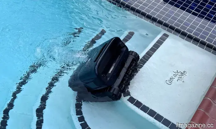 Beatbot Sora 70 Review: The Wireless 4-in-1 Robot That Effectively Cleans Your Tanning Ledge