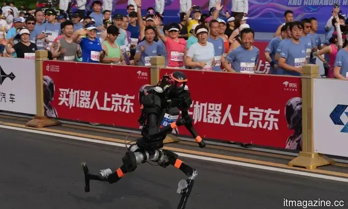 Robots have completed the Beijing half-marathon in a time quicker than the current world record holder.
