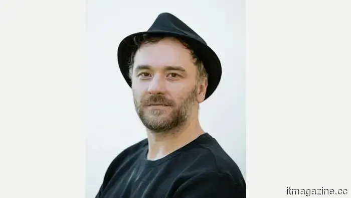 Flipsnack's Living Visuals indicates a transition towards immersive content powered by AI.