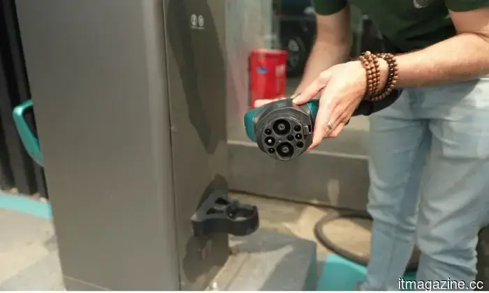 BYD may have found a solution to the biggest drawback of owning an electric vehicle.