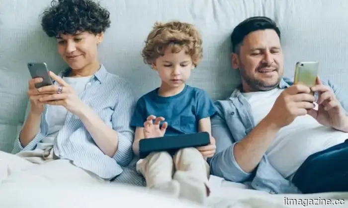 Nimble's SharePower splits in two, and it's the most impressive power bank concept I've ever encountered.