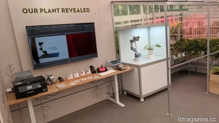 A compassionate robot has recently achieved a silver medal at one of the largest flower exhibitions in the world.