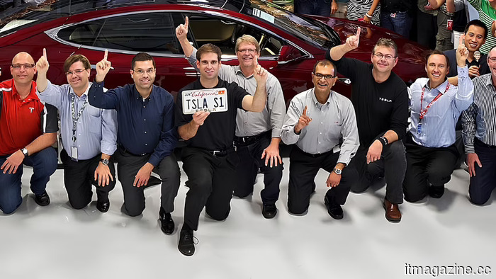 El ex CFO de Tesla, Deepak Ahuja, se une a Redwood Materials mientras el reciclador de baterías se adapta a la infraestructura energética de IA.