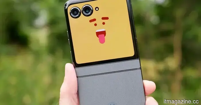 Motorola has now launched the Android 17 beta for additional Razr and Edge smartphones.