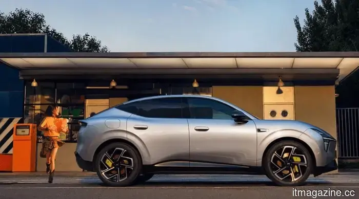 XPeng lanza el MONA L03 en Múnich, apuntando al mercado de SUV eléctricos de Europa.
