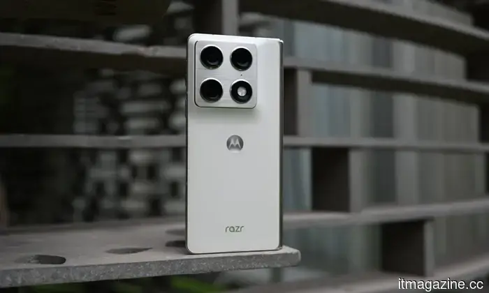 Motorola Razr Fold review: The unexpected foldable I didn't anticipate.