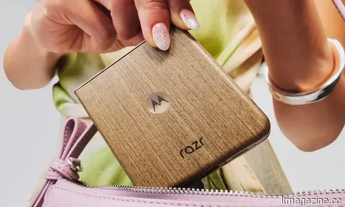 The Razr Ultra 2026 embodies everything a flip phone ought to be, but I refuse to spend $1,500 on it.